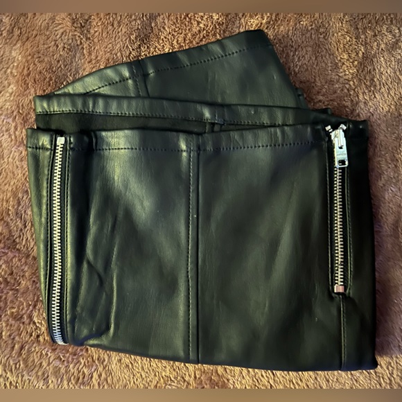Express Black leather mini skirt with zippers! size 4. Perfect for a night out!! - Picture 6 of 6